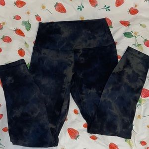 Lululemon High Rise Aligns 25”